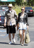th_72233_Preppie_-_Jessica_Biel_shopping_at_Whole_Foods_in_Brentwood_-_July_4_2009_8465_122_1104lo.jpg
