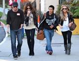 th_68844_celebrity-paradise.com-The_Elder-Kate_Beckinsale_2010-02-20_-_out_in_Santa_Monica_337_122_1147lo.jpg