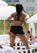 th_700065248_CiaraonthebeachinMiami14.5.2011_33_122_156lo.jpg