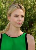 th_71896_Charlize_Theron_Varietys_10_Directors_to_watch_at_the_Palm_Springs_International_Film_Festival_January_8_2012_18_122_17lo.jpg