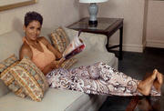 th_75258_HalleBerryUnknownPhotoshoot12_122_184lo.jpg