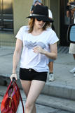 th_65110_Preppie_Emma_Roberts_at_Benjamin_salon_23_122_229lo.jpg