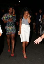 th_972193145_RihannanightoutinSaintTropez21.7.2012_08_122_31lo.jpg