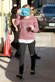 th_91159_Preppie_Emma_Roberts_shopping_in_LA_4_122_375lo.jpg