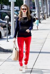 http://img196.imagevenue.com/loc478/th_932161514_emmy_rossum_out_about_beverly_hills_april5_2012_1_122_478lo.jpg