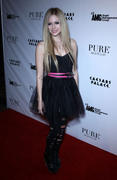 th_82206_Avril_Lavigne_at_Pure_Nightclub_J0001_006_122_483lo.jpg