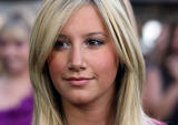 th_32599_Ashley_Tisdale_-_Fame_premiere_in_Los_Angeles_-_September_23_2009_002_122_612lo.jpg