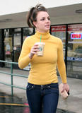 th_73717_celebrity-paradise.com-The_Elder-Britney_Spears_2010-01-26_-_Starbucks_and_Gets_Fancy_Nails_Done_738_122_768lo.jpg