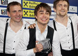 http://img196.imagevenue.com/loc1018/th_39571_alexander_rybak_eurovision_songcontest_moscow_16052009_2169_122_1018lo.jpg