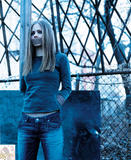 http://img196.imagevenue.com/loc484/th_79641_PBavril_lavigne_16_123_484lo.jpg