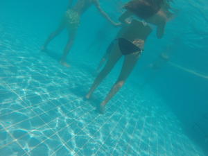 Teen-Bikini-Swimming-Pool-Candids--o4gdo1dke7.jpg
